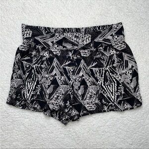 Ecote Black & White Stretchy shorts Size XS loose fit comfy